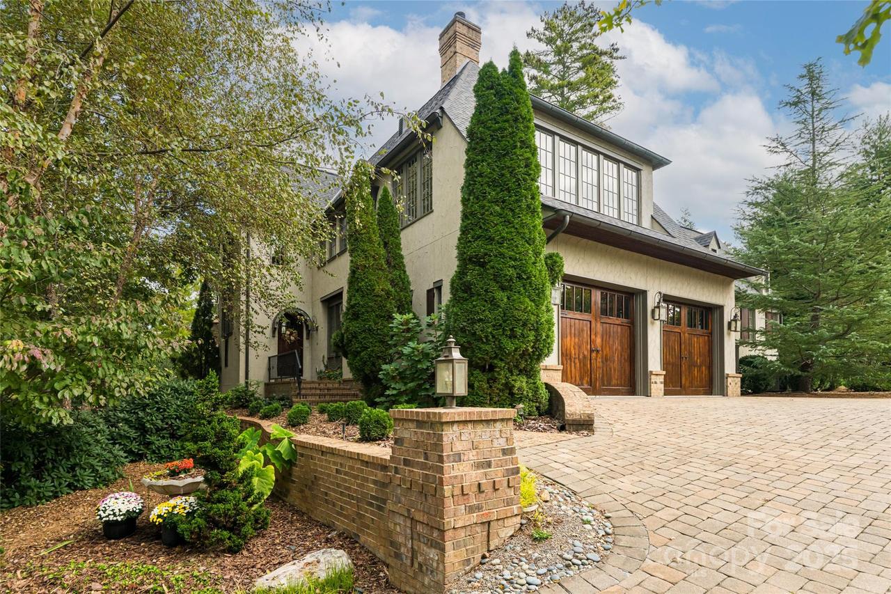 111 Brookline Dr., Asheville, NC 28803