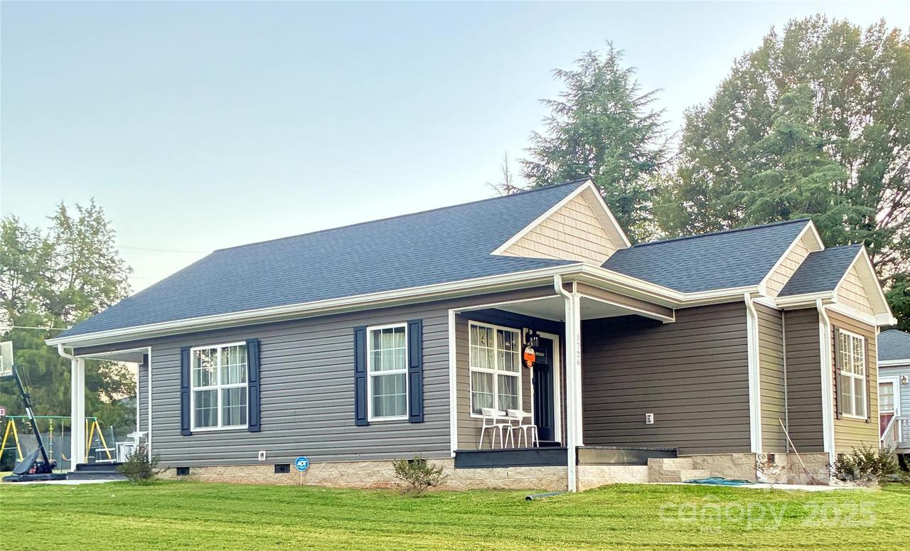 1726 Arlington Ave., Statesville, NC 28677
