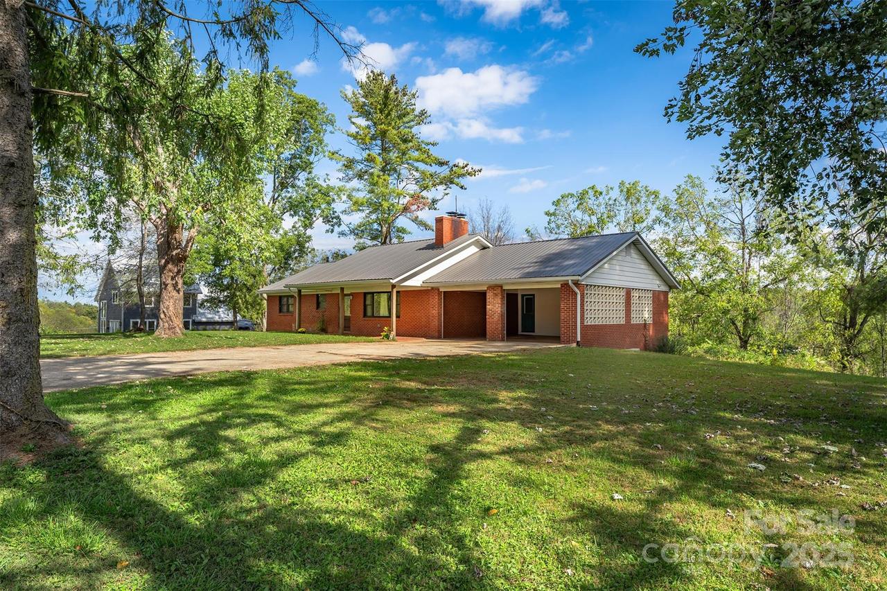 75 Panorama Dr., Asheville, NC 28806