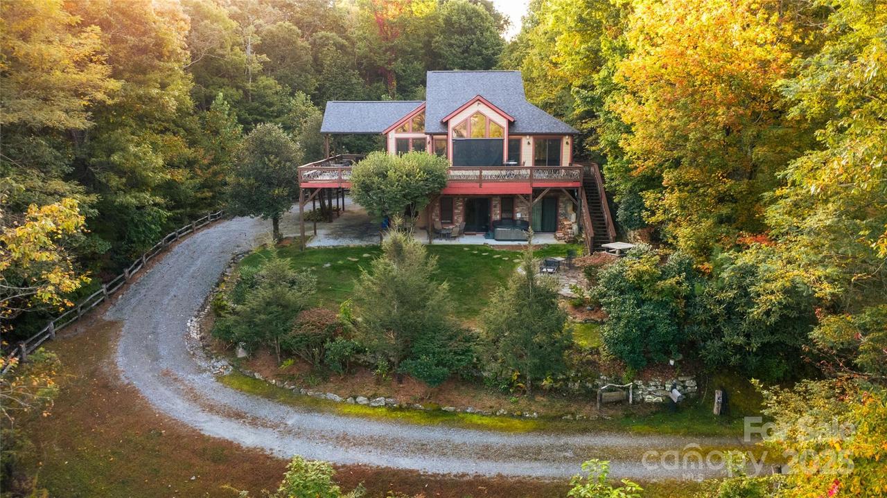 300 Falls View Dr., Lake Toxaway, NC 28774