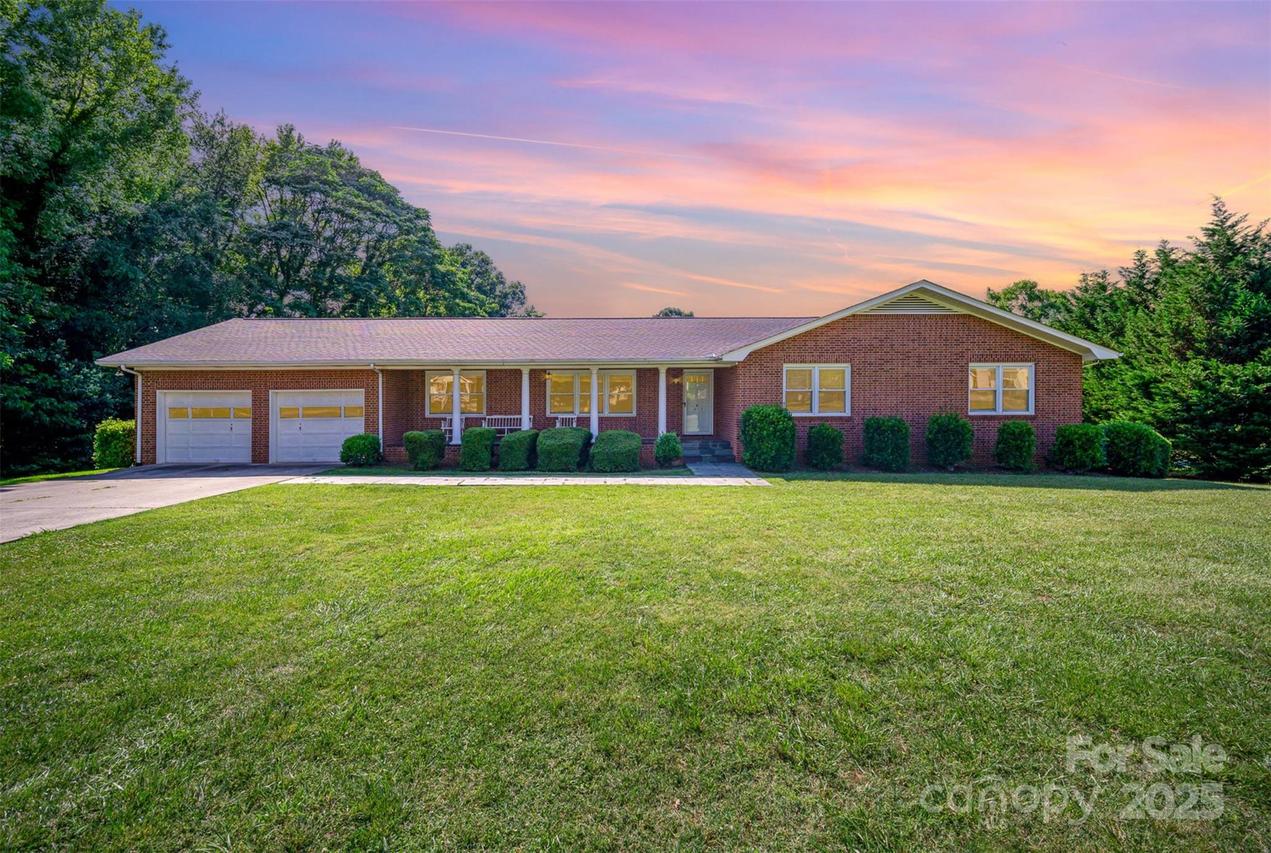 1418 Oakwood Ave., Kannapolis, NC 28081