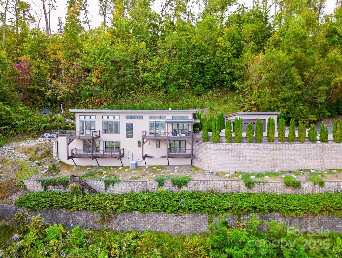 128 Leisure Mountain Rd., Asheville, NC 28804