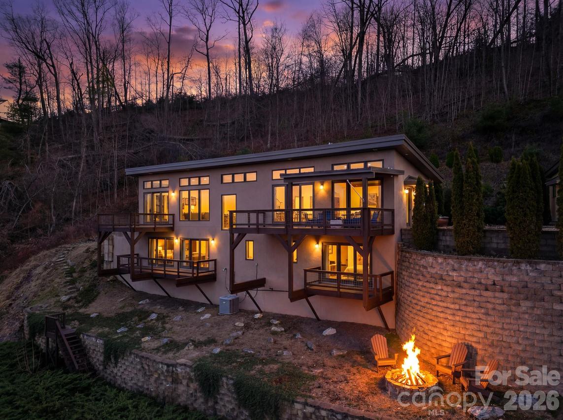 128 Leisure Mountain Rd., Asheville, NC 28804