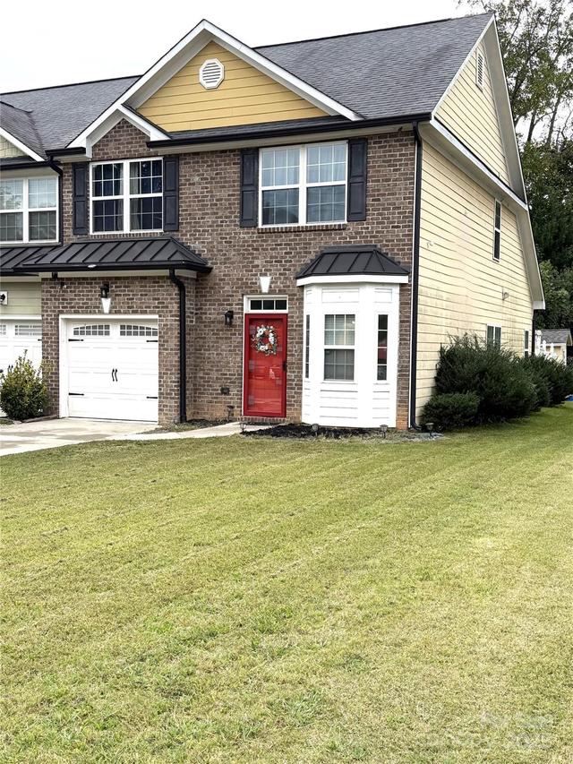 1079 Laurel Ln., Gastonia, NC 28054