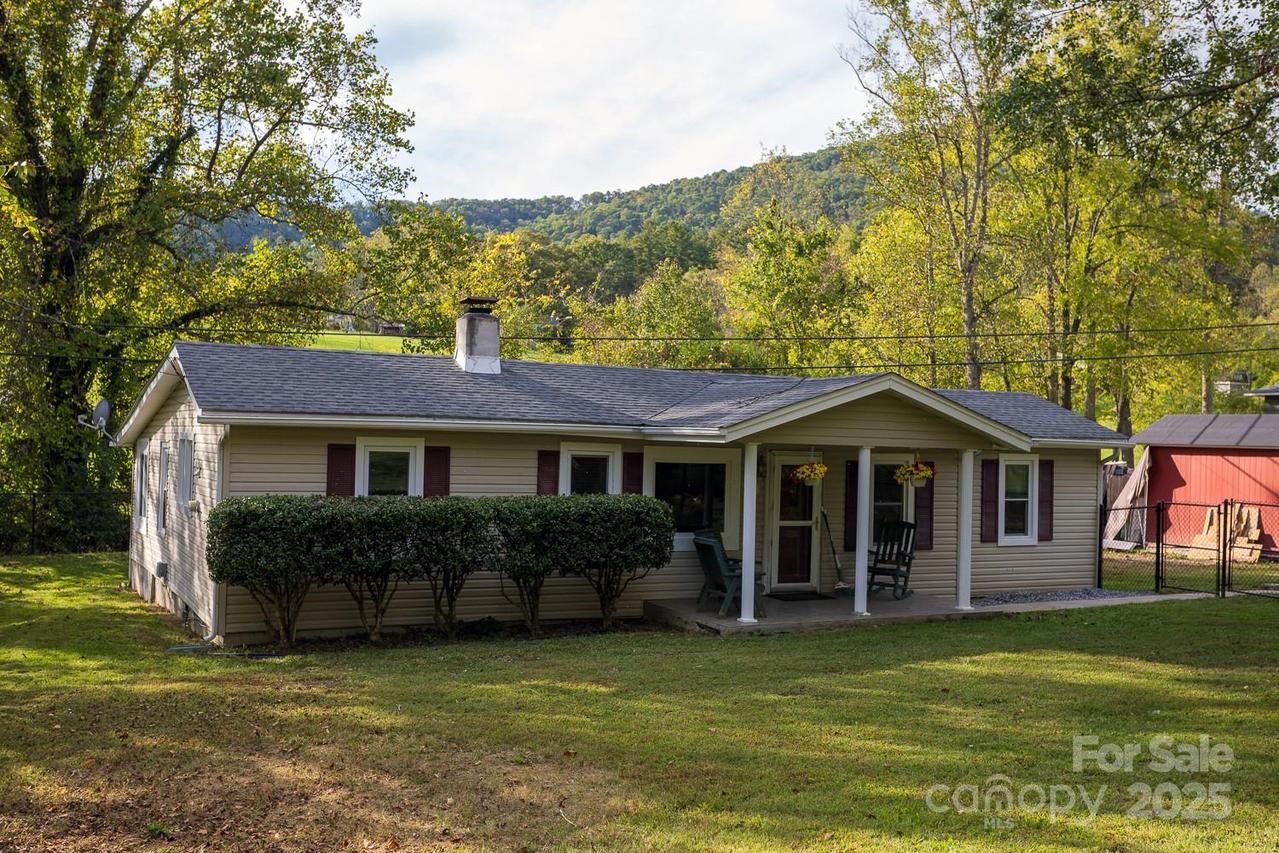 948 Riceville Rd., Asheville, NC 28805
