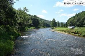 38 Turkey Ridge South, Lansing, NC 28643