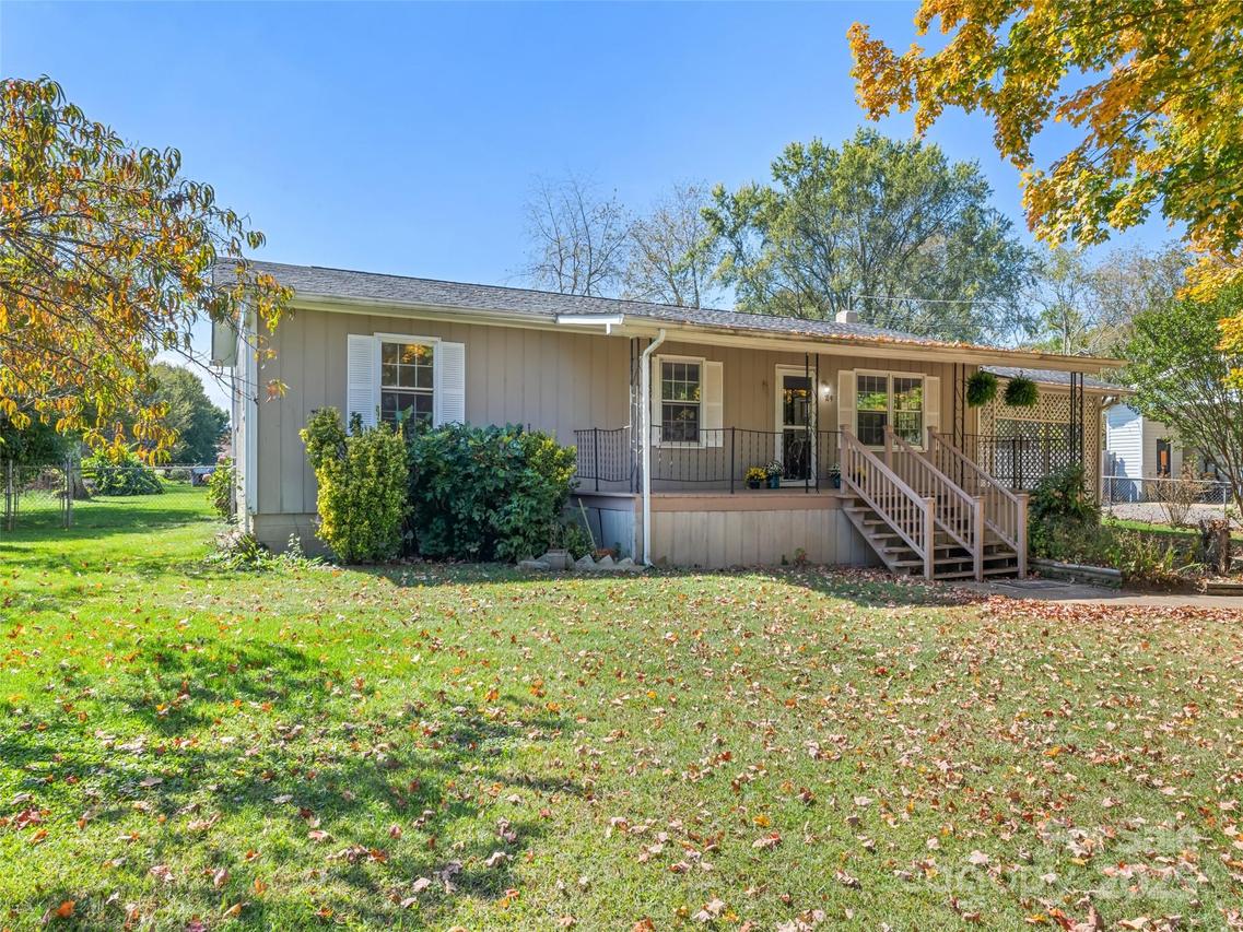 189 Brookside Dr., Canton, NC 28716