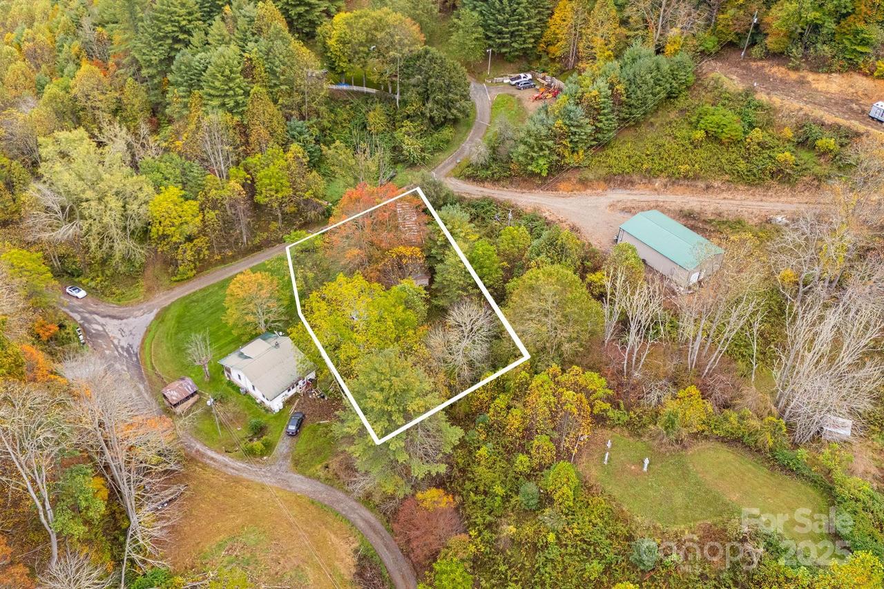 251 Evergreen Rd., Burnsville, NC 28714