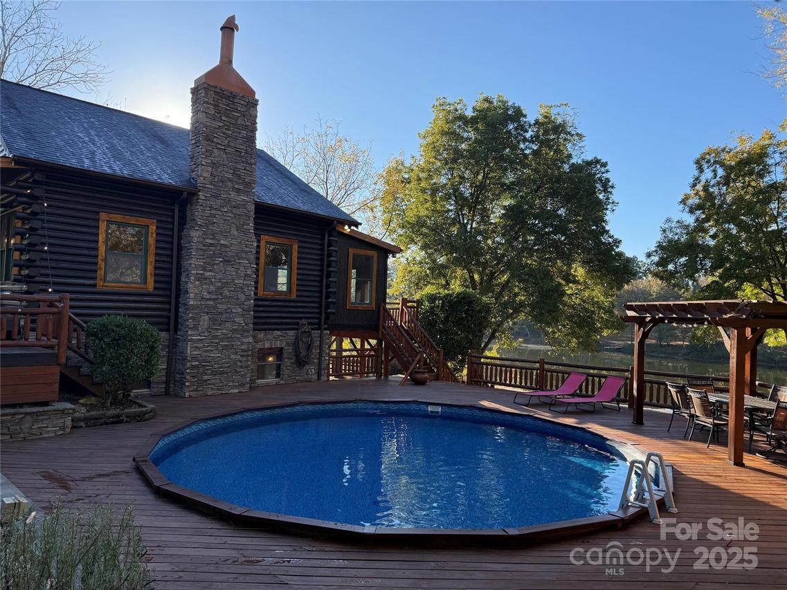 1011 Lakeshore Dr., Belmont, NC 28012