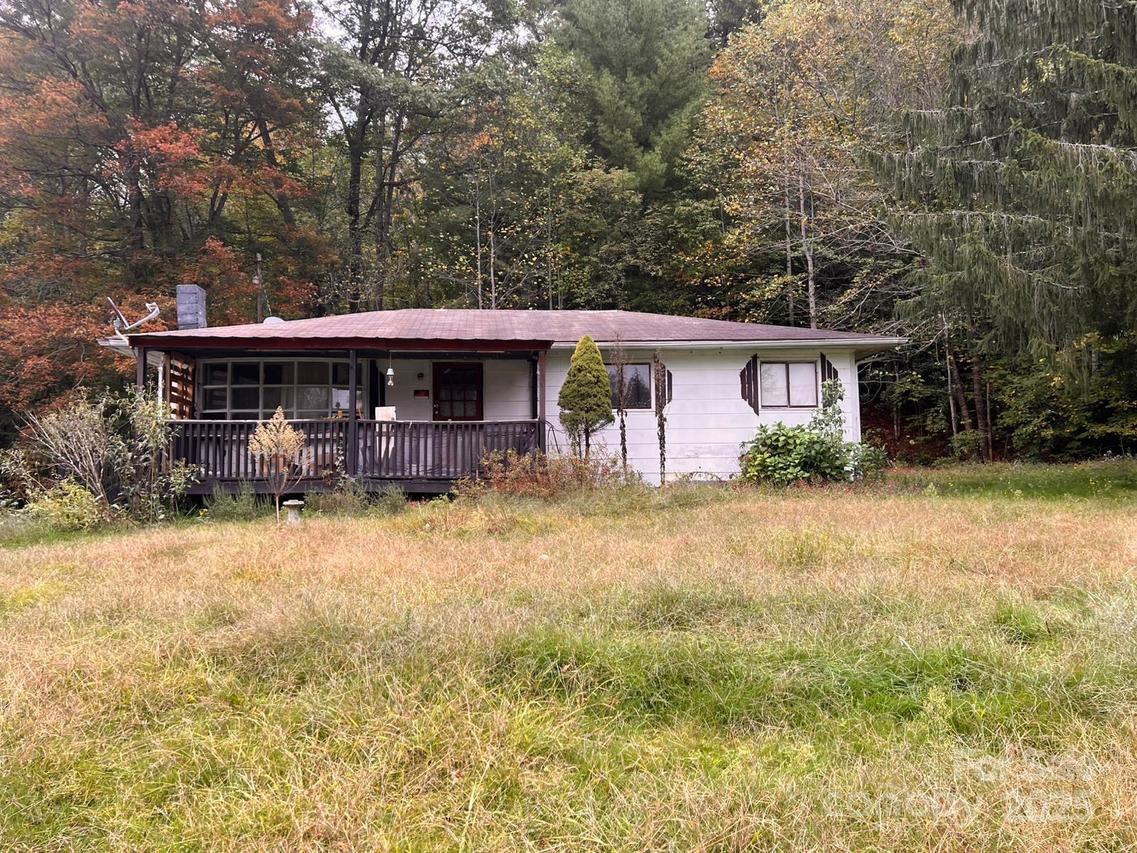 1371 Wing Rd., Bakersville, NC 28705