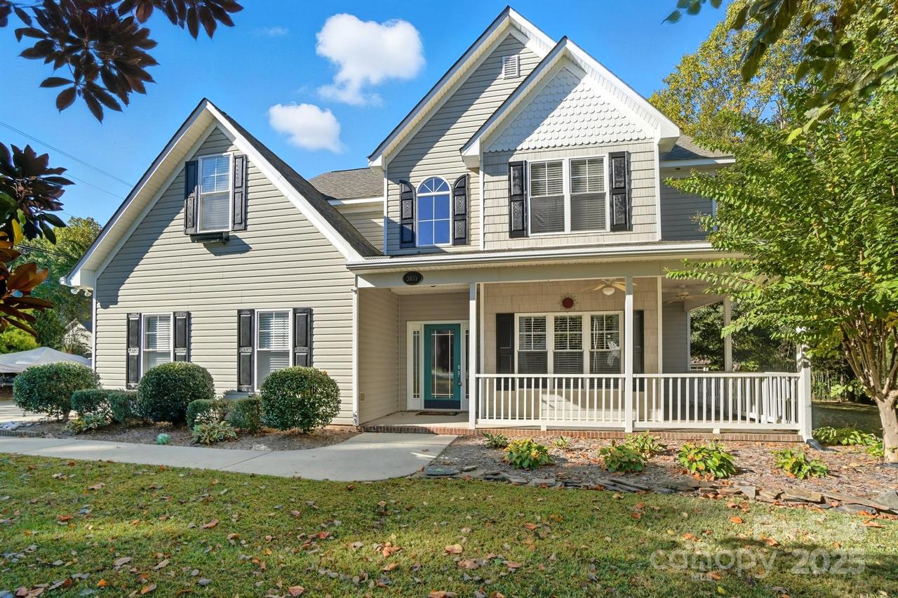 3633 Creek Ridge Dr., Denver, NC 28037