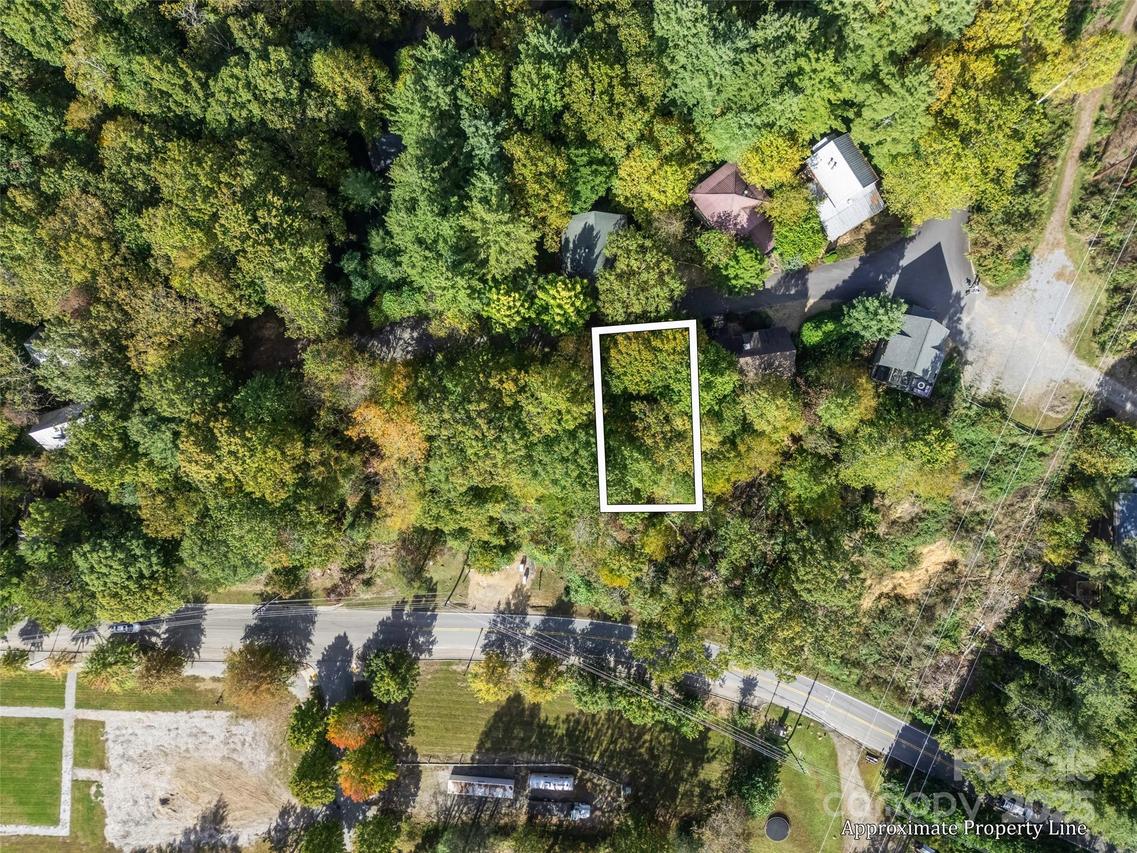 6 Whitman Ln., Black Mountain, NC 28711