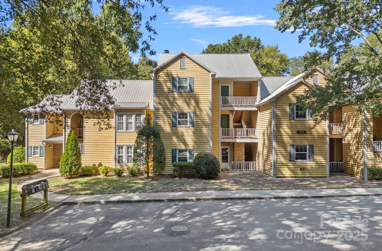 3302 Selwyn Farms Ln. #9, Charlotte, NC 28209