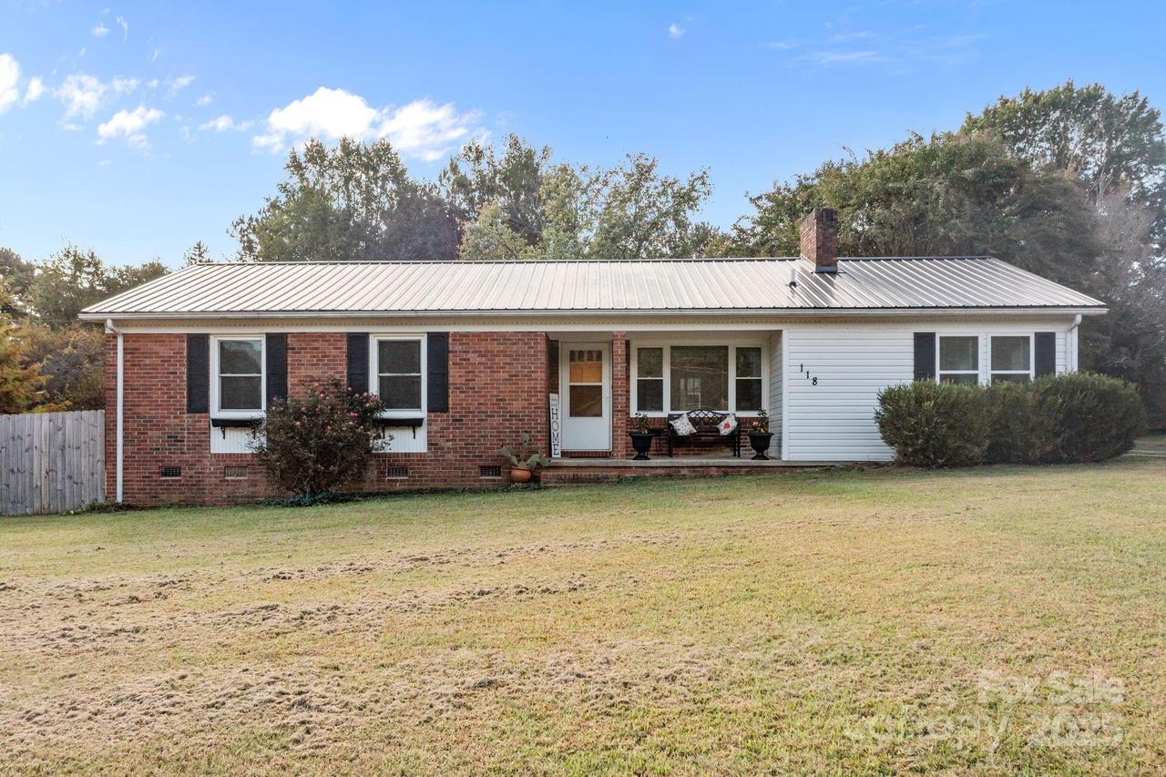 118 Persimmon Cir., Statesville, NC 28625