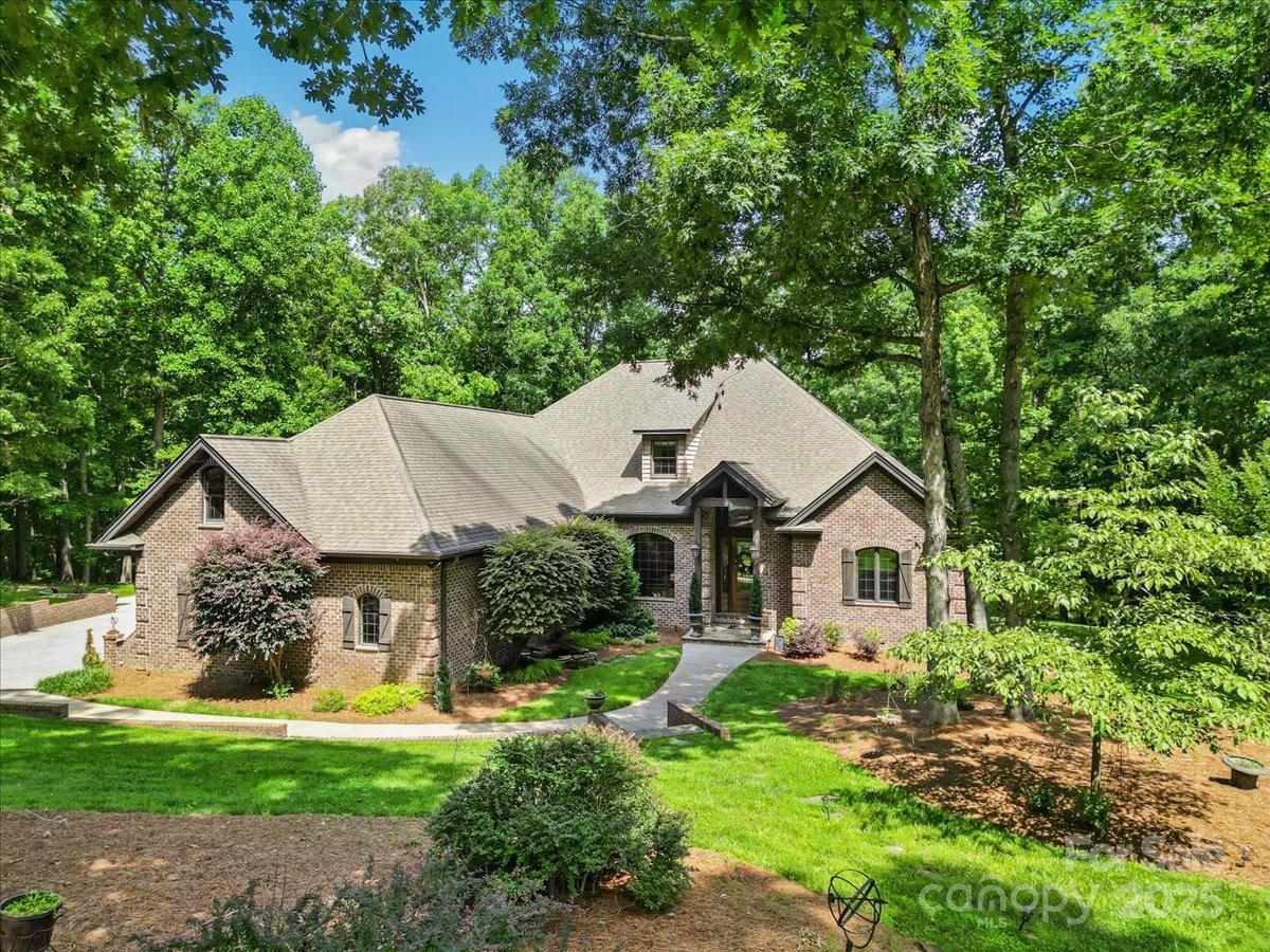 562 Rocky Cove Ln., Denton, NC 27239