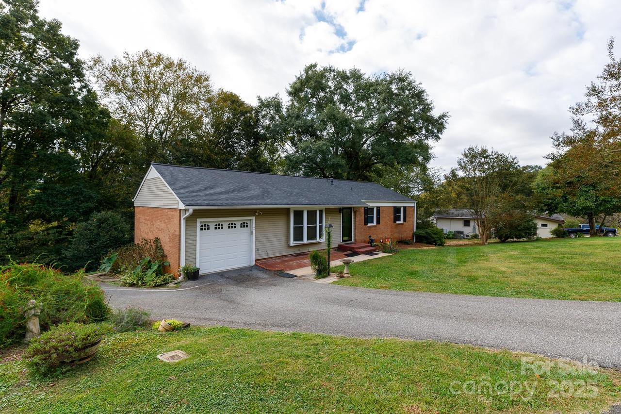 104 Hillcrest Dr., Belmont, NC 28012