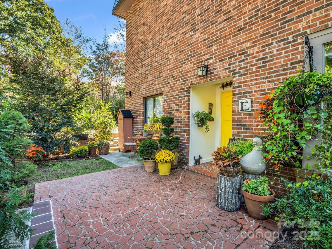 305 Grady Ave., Tryon, NC 28782