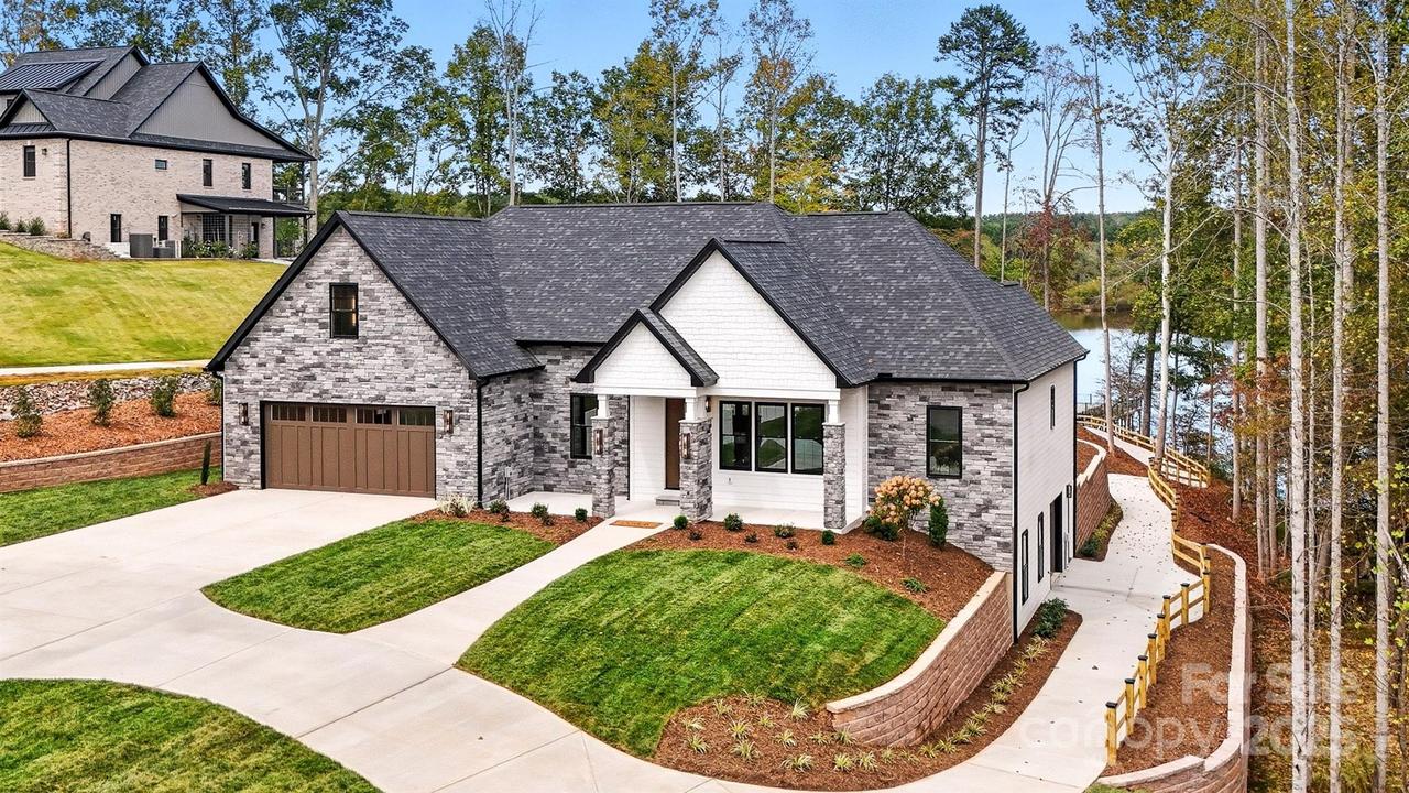 5764 Lake Pointe Dr., Granite Falls, NC 28630