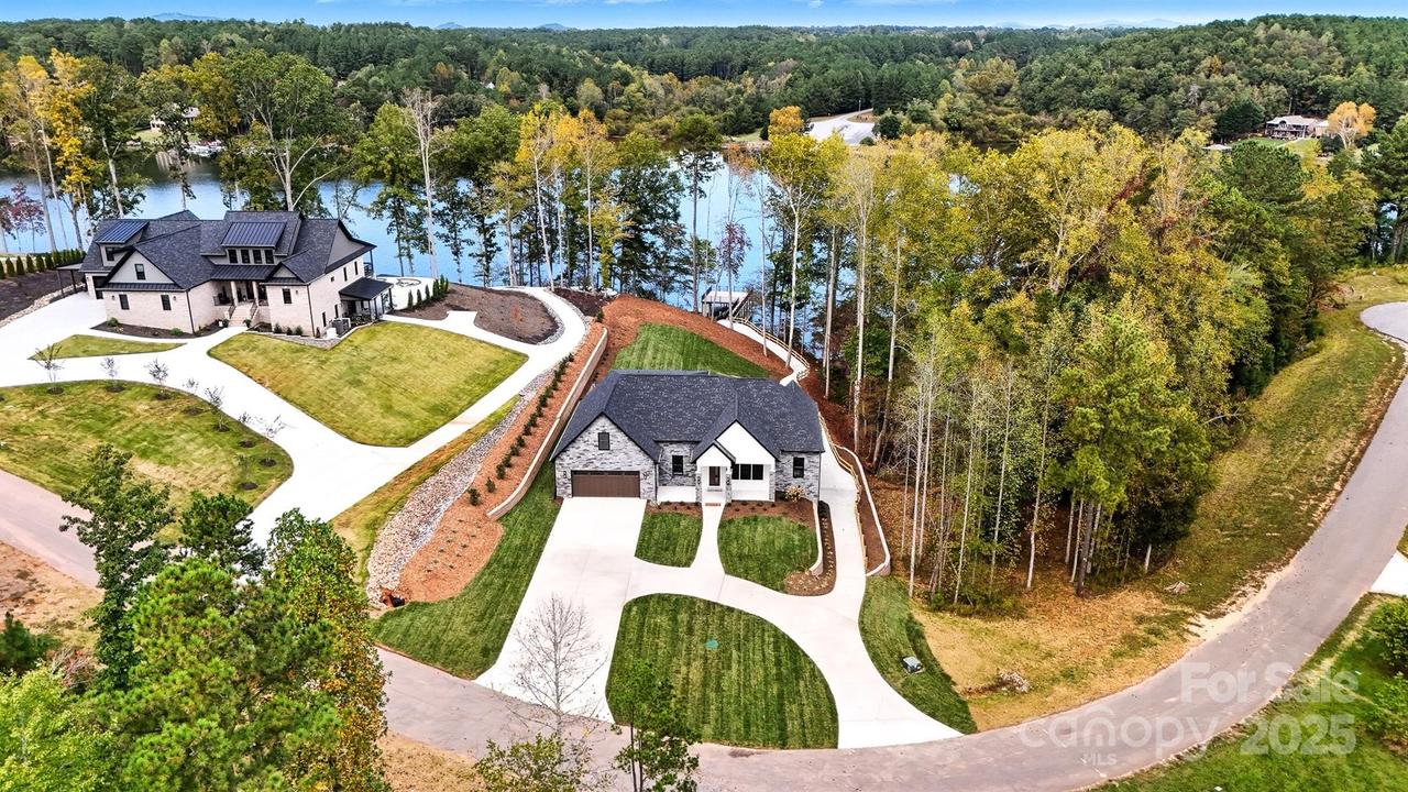 5764 Lake Pointe Dr., Granite Falls, NC 28630
