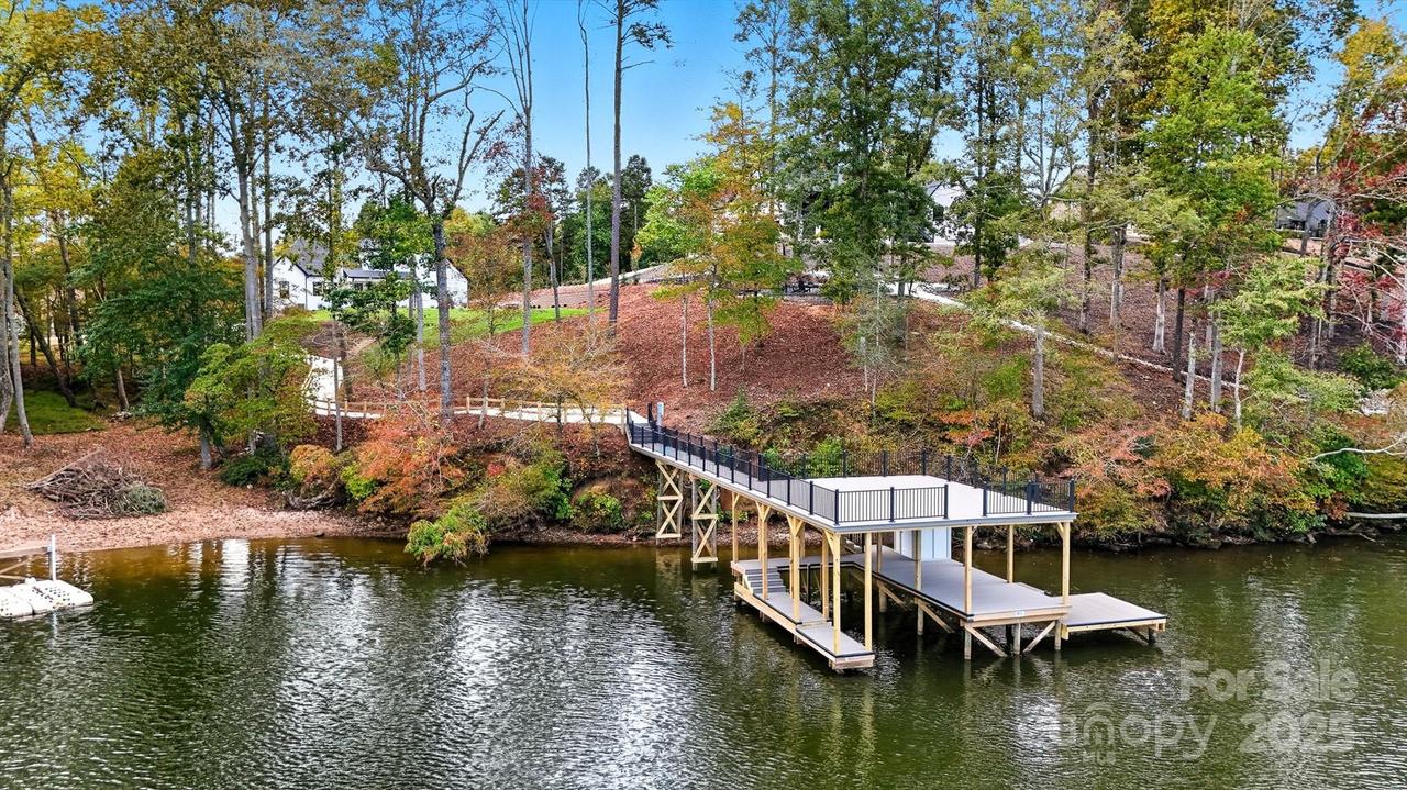 5764 Lake Pointe Dr., Granite Falls, NC 28630