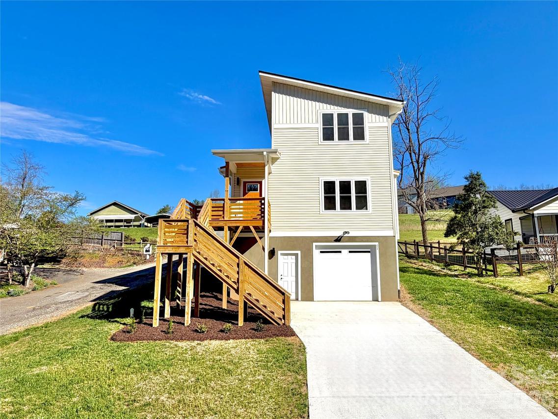 21 Ponder St., Mars Hill, NC 28754