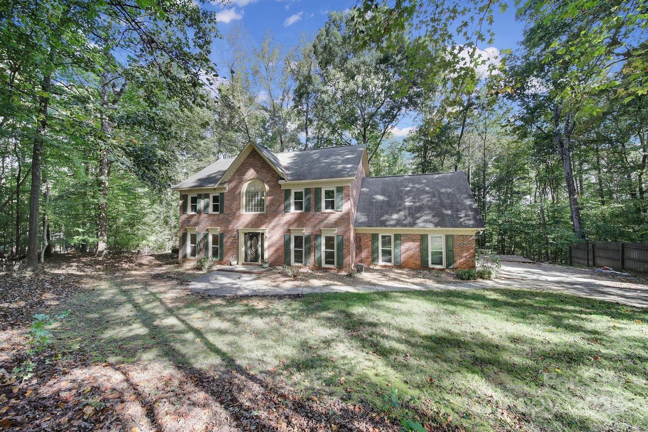 5026 Spicebush Ct., Charlotte, NC 28215