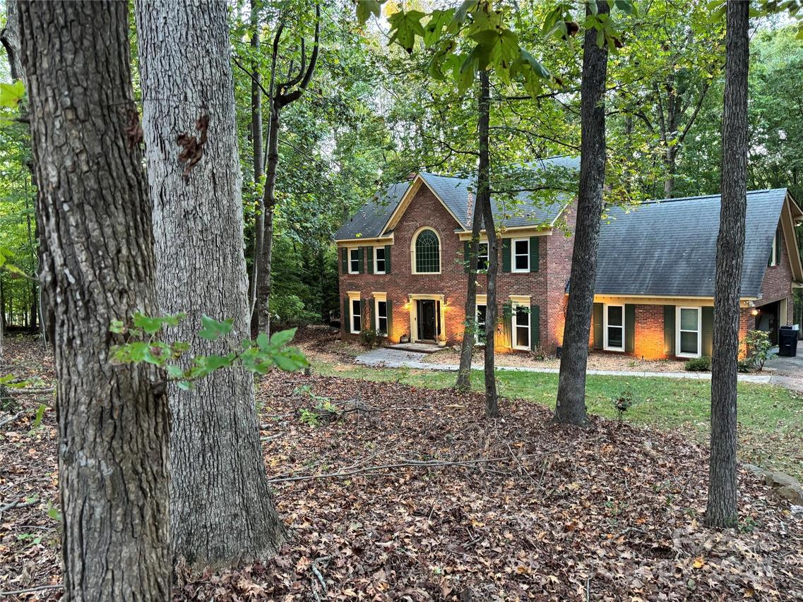 5026 Spicebush Ct., Charlotte, NC 28215