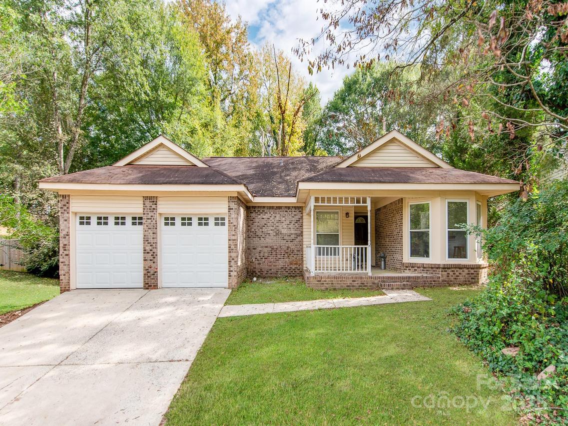 9026 Louvaine Dr., Charlotte, NC 28227