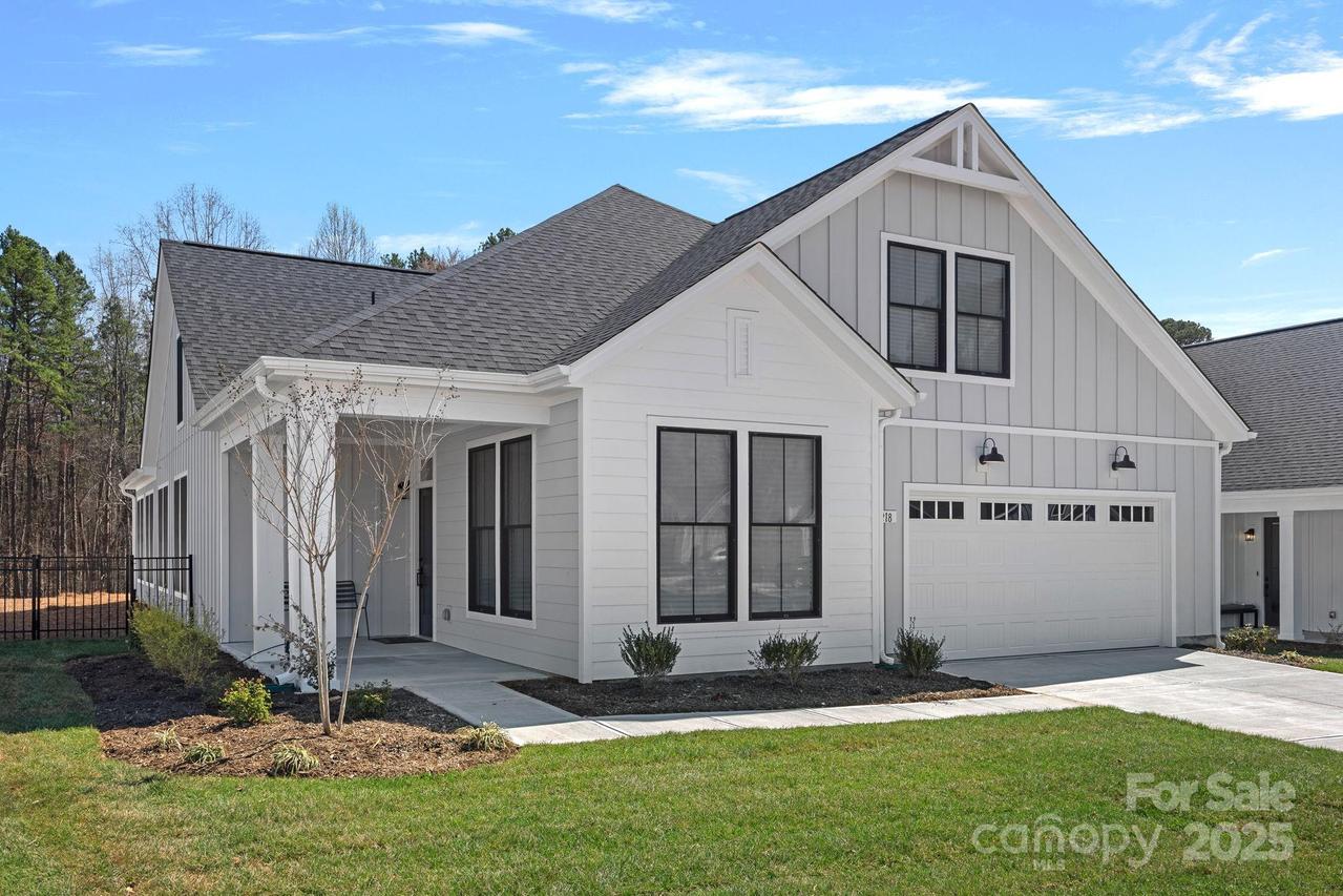 218 Alenda Lux Cir., Mooresville, NC 28115