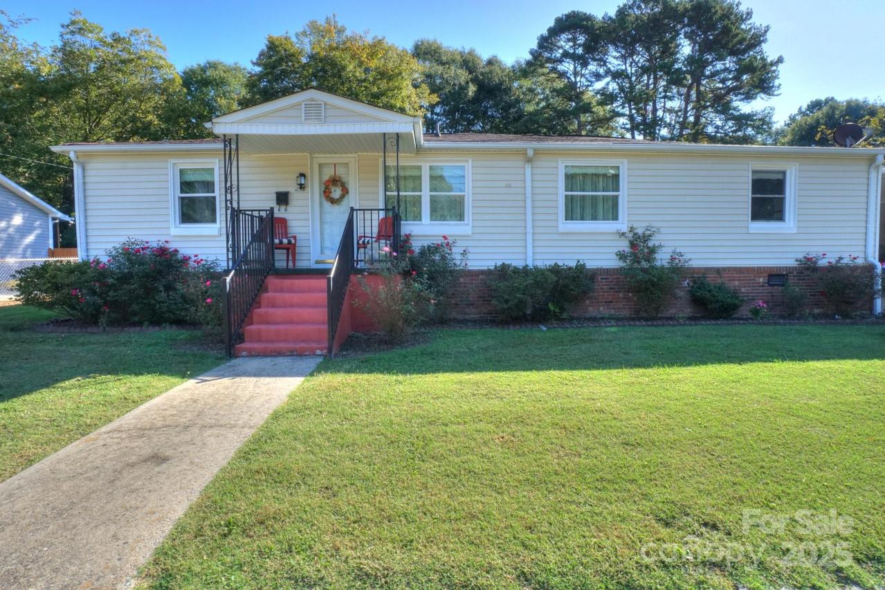 418 S Spargo St., Dallas, NC 28034