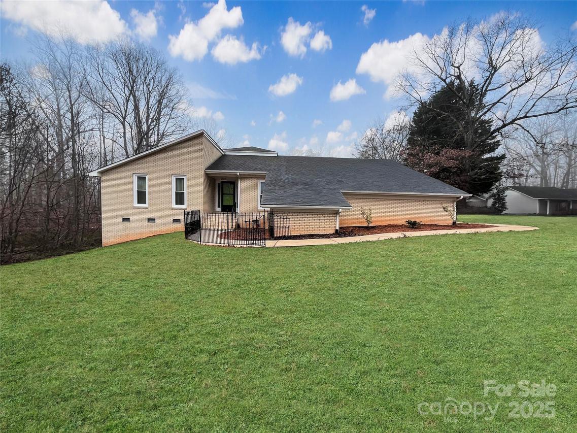 1769 Old Nc 27 Hwy., Mount Holly, NC 28120