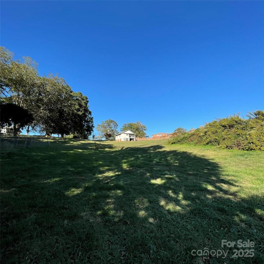 339 29th Avenue Dr., Hickory, NC 28601