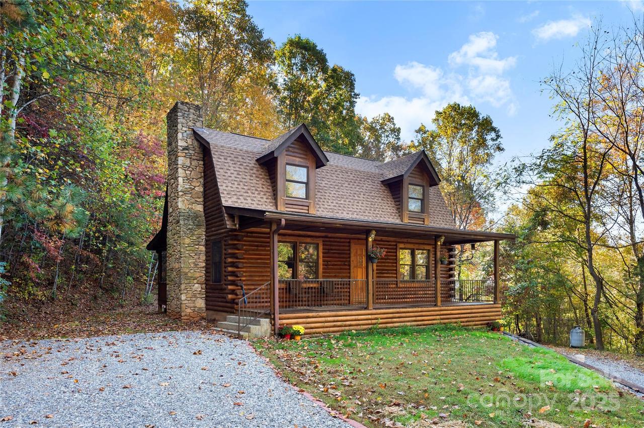 5 Rustic Ridge Dr., Candler, NC 28715