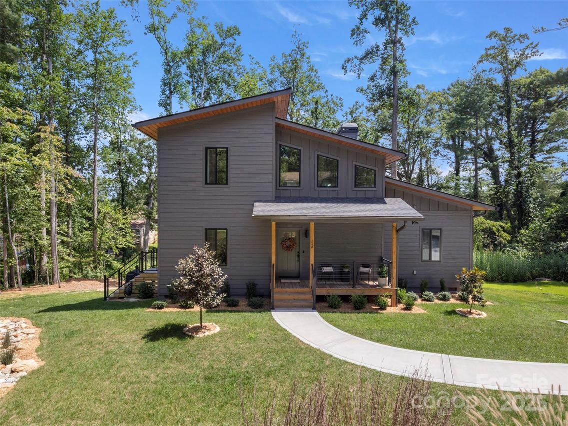 12 Wells Ave., Hendersonville, NC 28739