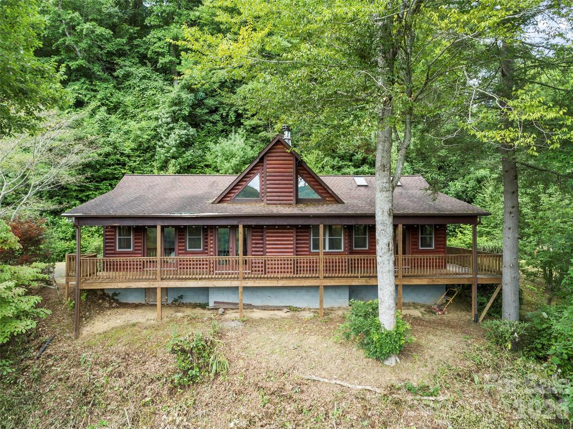 346 Appaloosa Tr., Burnsville, NC 28714