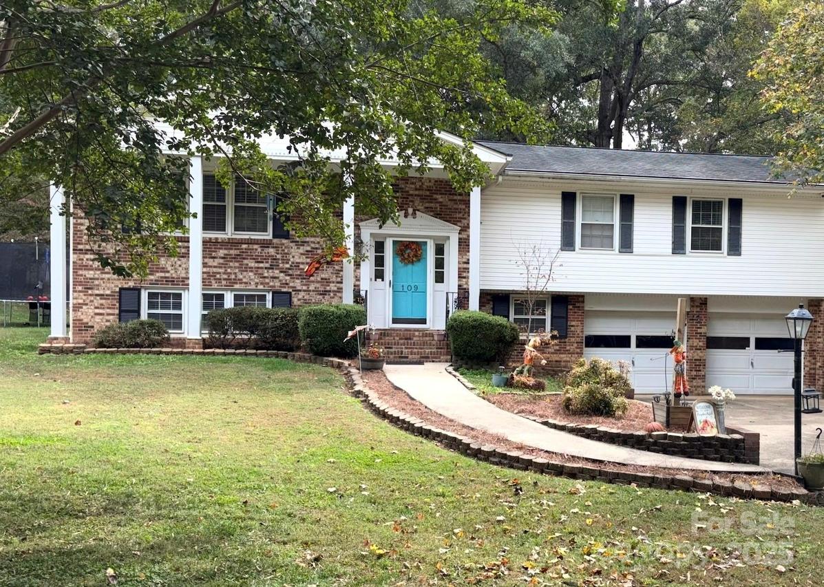 109 Churchill Rd., Dallas, NC 28034