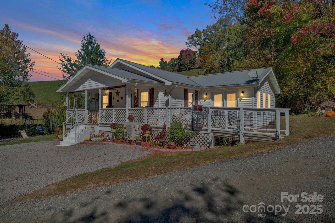 17 Horizon Dr., Burnsville, NC 28714