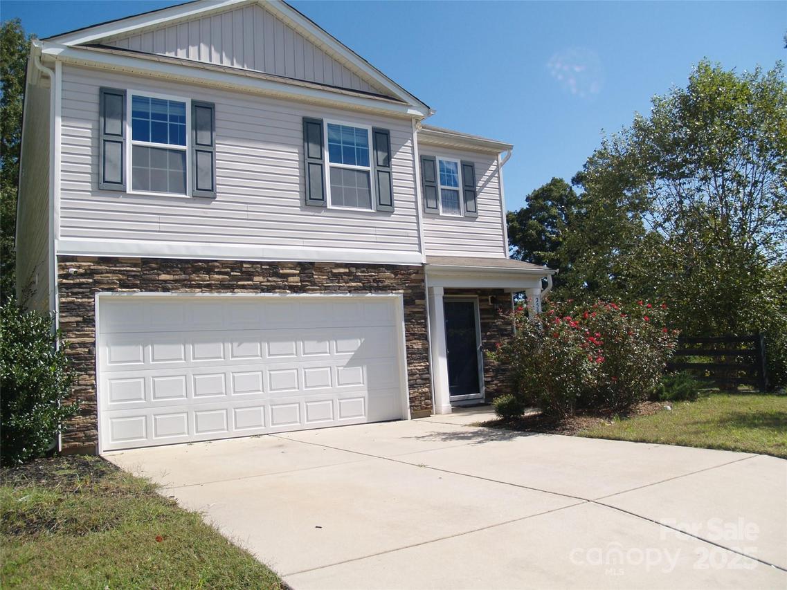 2504 Mcintosh St., Dallas, NC 28034