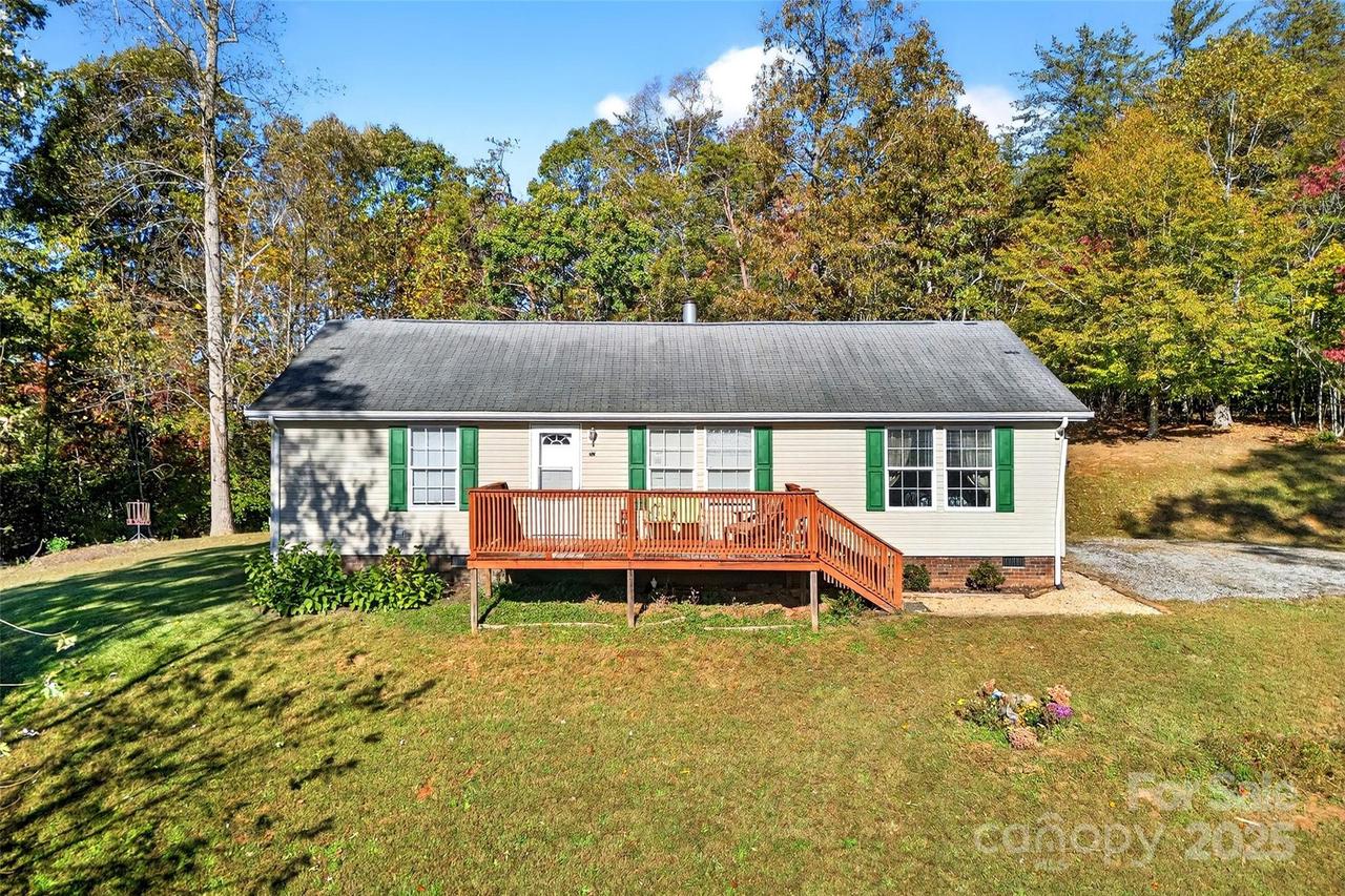 157 Blue Bird Meadows Dr., Nebo, NC 28761