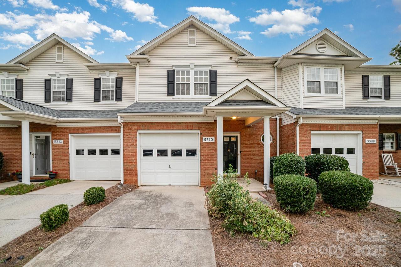 5310 Waverly Lynn Ln., Charlotte, NC 28269