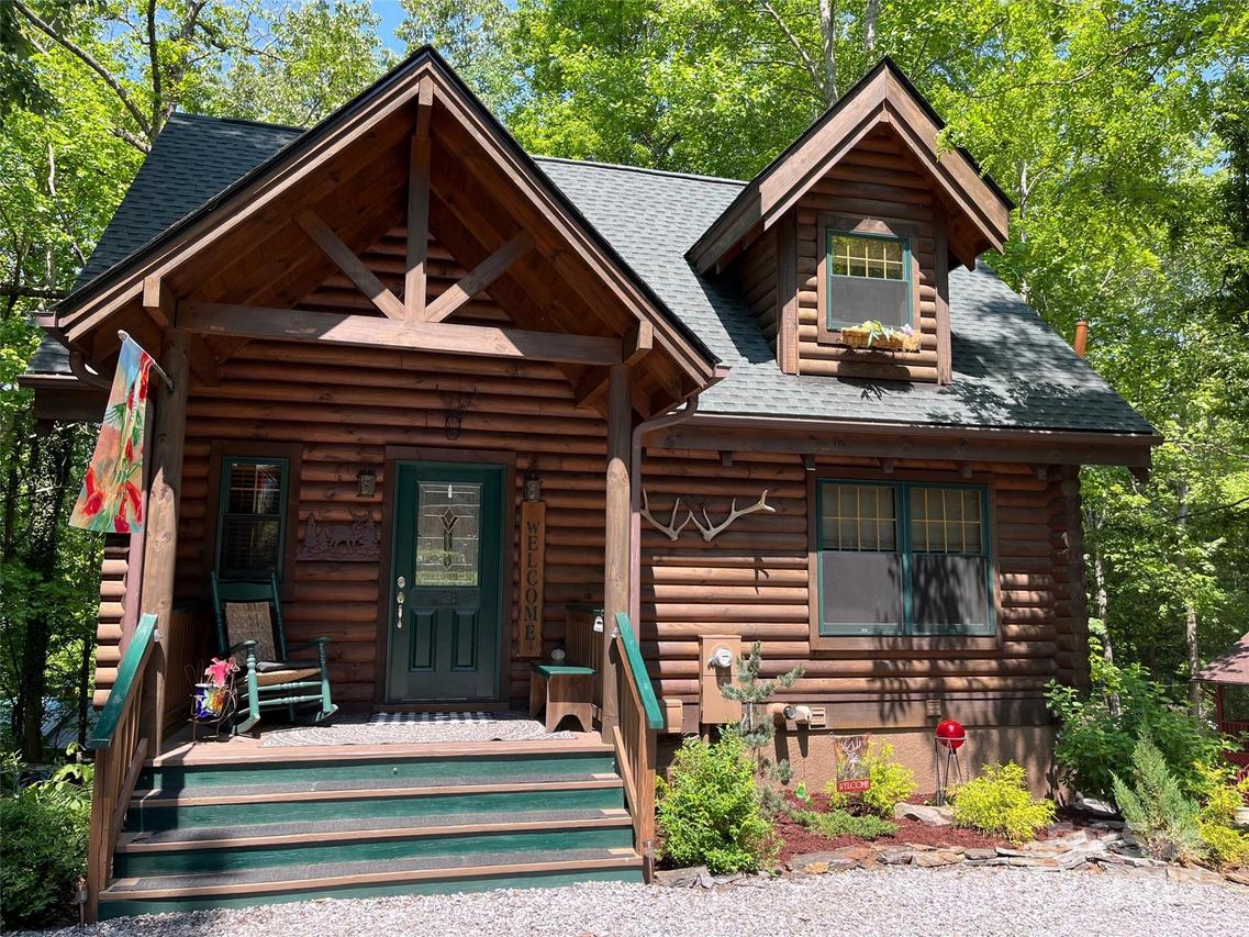 38 Robin Hood Ln., Maggie Valley, NC 28751