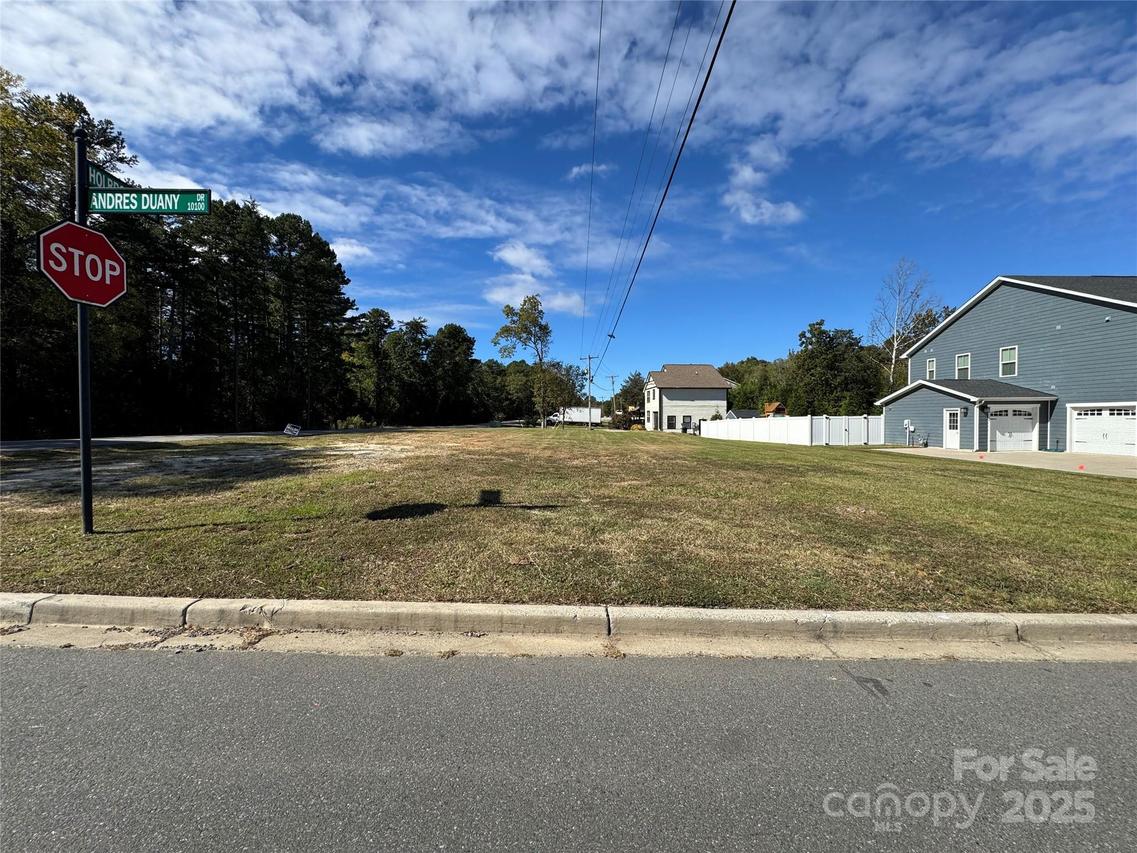 10130 Andres Duany Dr., Huntersville, NC 28078