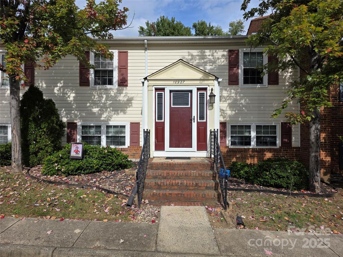 10927 Hunter Trail Ln., Charlotte, NC 28226