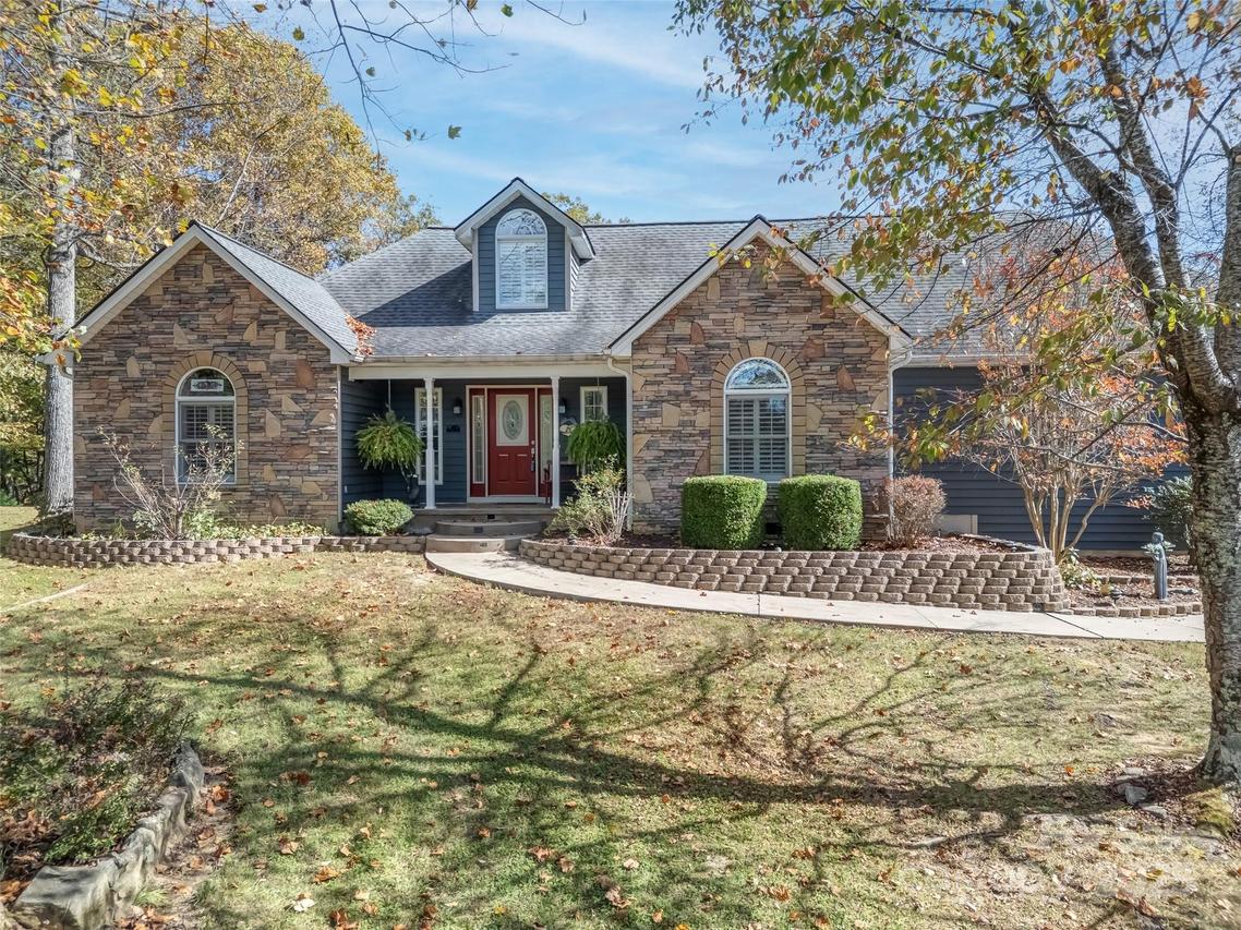 1340 Macedonia Rd., Saluda, NC 28773