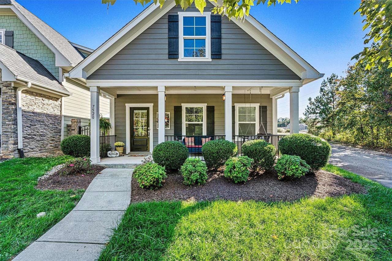 7520 Fairway Villa Cir., Denver, NC 28037