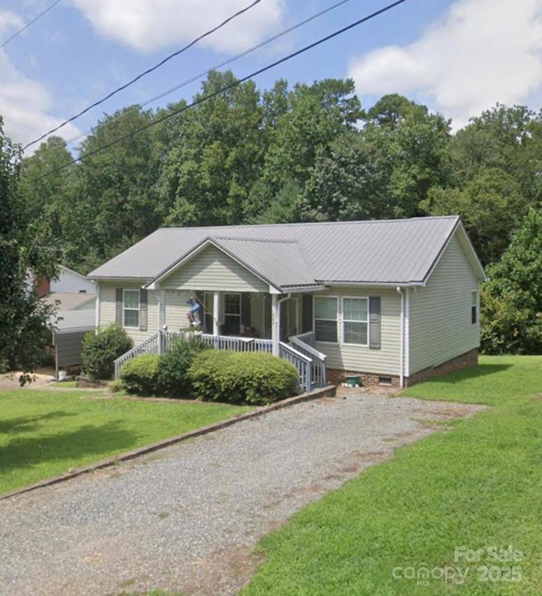 1564 Rector St., Granite Falls, NC 28630