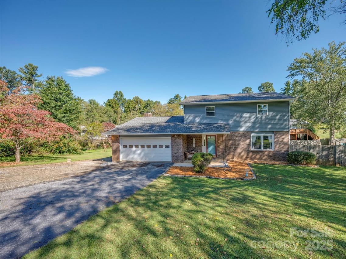 4 Daniel Dr., Fletcher, NC 28732
