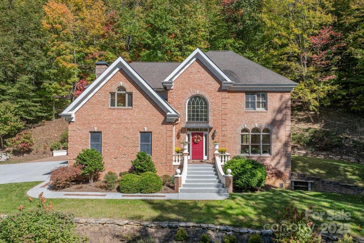 295 Laurel Ridge Dr., Waynesville, NC 28786