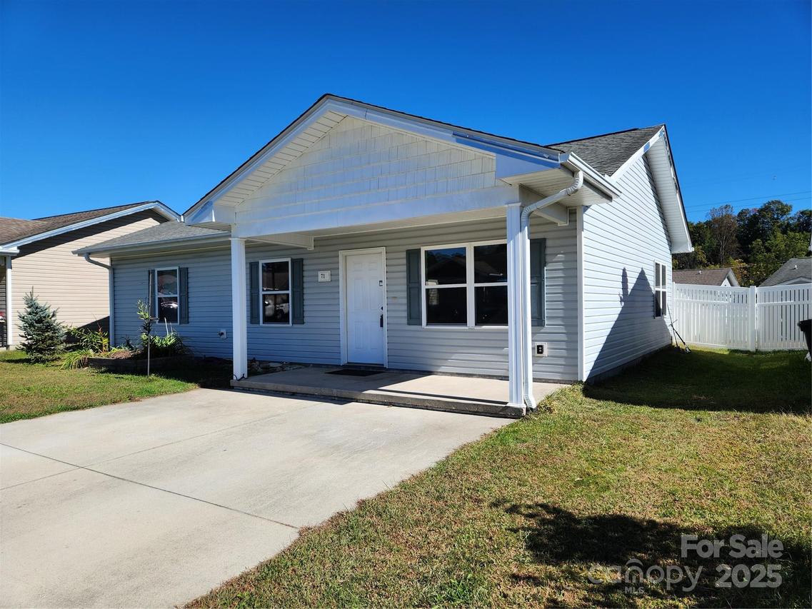 71 Volunteer Way Dr. #7, East Flat Rock, NC 28726