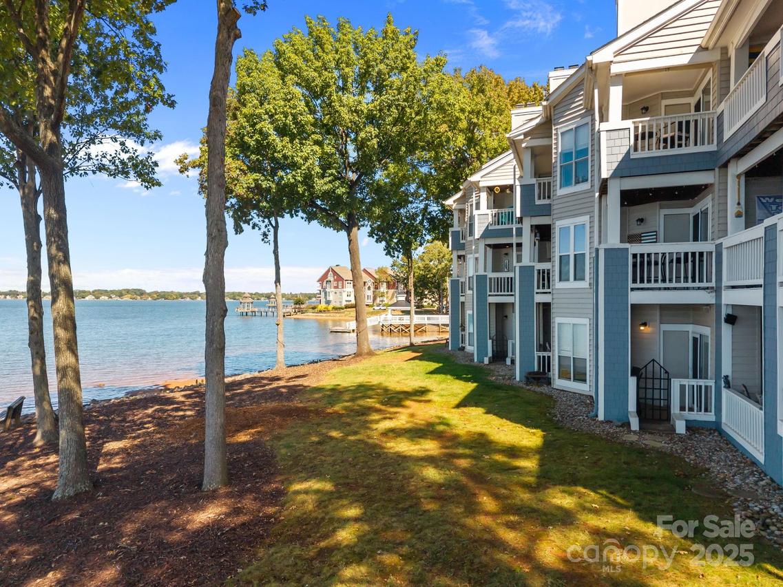 907 Southwest Dr., Davidson, NC 28036